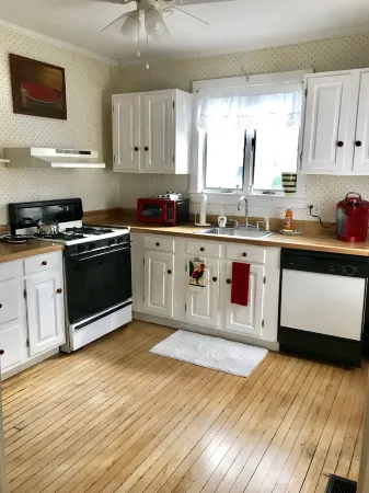 Lovely Downtown Beverly Отели рядом с Аэропорт Беверли