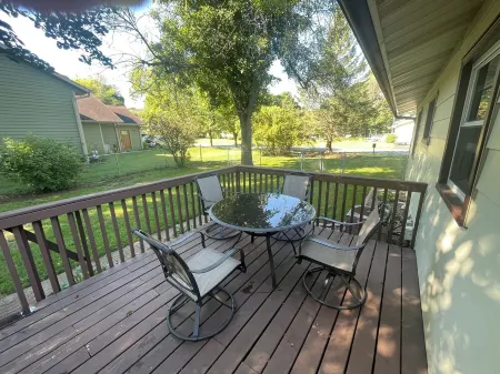 Quiet 3-Bedroom Home with Modern Amenities Family & Pet Friendly