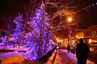 "Charming 3 Br Old Town Retreat. Steps from Historic Main Street"