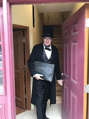 Come sleep where Abraham Lincoln slept
