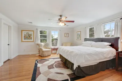 NEAR FRENCH QUARTER - 4 Bdrm Home - LOW RATES! - Safest Neighborhood.