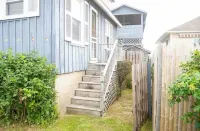 The Rose Cottage, Charming Old Orchard Beach Cottage 25 Steps to Beach