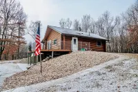 Westby Hideaway: Charming & Cozy 2-Bedroom Cabin on a Peaceful Dead-End Road.