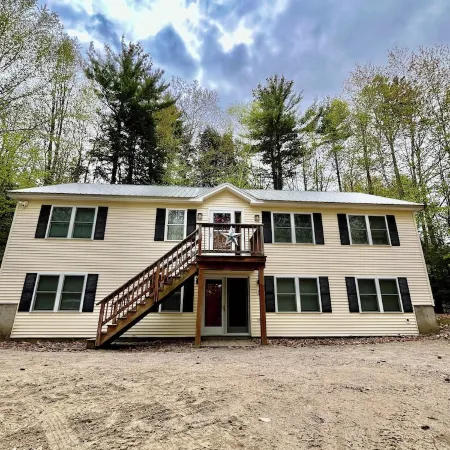 Spring to Sunshine in White Mountain with Lake and Beach Access. Nearby Hiking.