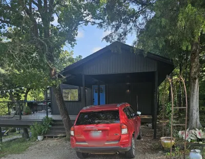 Holiday Island Hideout