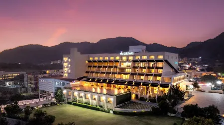 Via Lakhela Resort & Spa Отели в г. Раджсаманд
