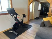 Cozy 4-bedroom cabin with Pool & Hot Tub in Enchanting Elka Park