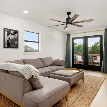 Couple's 2nd Story Lake House Retreat! - Pet Friendly, SUP Boards + Kayaks -