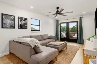 Couple's 2nd Story Lake House Retreat - Sup Boards + Bikes!