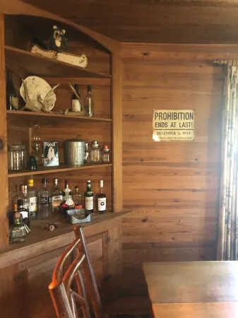 Tranquility  abounds Отели рядом с достопримечательностью «Fred W. Symmes Chapel»