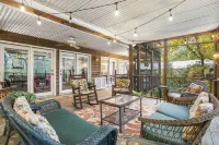 Treetop Montreat/Blk Mtn 5BR /4BA cabin w/Creek just 20 minutes to Asheville!