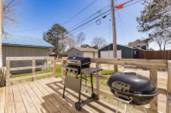 The Sly Fox - Lake/Dine/Drink/Shop - Sleeps 6/Dog-Friendly