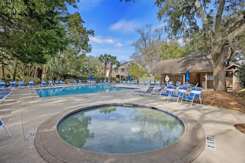 Sea Pines-Spectacular Golf View, On-Site Pool, Free Bikes & Fitness Pass