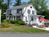 Willows Motel - parking