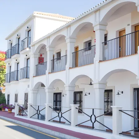 Paloma Blanca Boutique Hotel