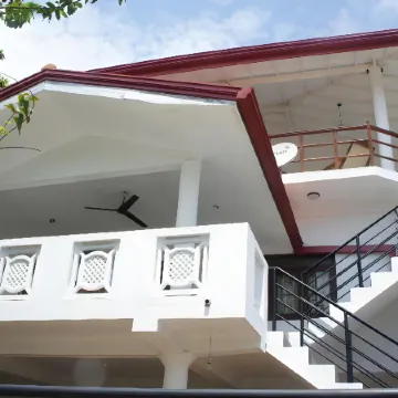 Sam's Guest House Отели рядом с достопримечательностью «Унаватуна»