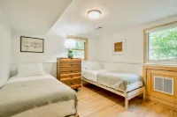 Koselig Cottage on Medicine Lake w/ Chef's Kitchen, Coffee Bar, Arcade & Dock