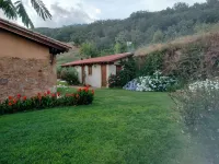 Beautiful house surrounded by meadows and oaks, with private pool and excellent views of the valley