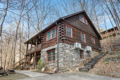 Lake J Log Cabin at Red Maple Retreat Hotels in Lake Junaluska