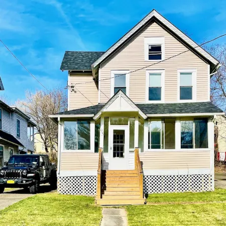 Newly Renovated Village Home circa. 1874 Near HITS & Hunter