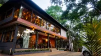Wayanad Ranches Resorts Hotels in der Nähe von Soochippara Falls (Sentinel Rock Waterfall)