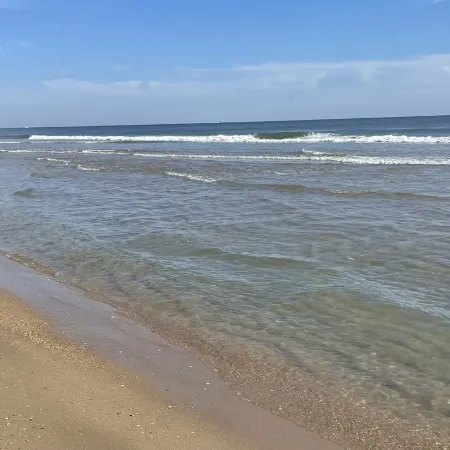 Relax, unwind in beautiful coastal cottage near exquisite Cape Hatteras Seashore