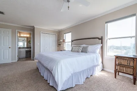 Stunning Resort Style Home | Private pool, Ocean View, Bar/Grill, & Game Room.