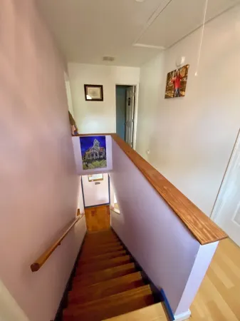 Charming 3-bedroom townhome with WiFi, back deck and fire pit.  Minutes from UVA