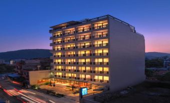 Aabas Pokhara by Barahi Hospitality