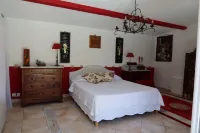 La Mylandre Chambre d'hôtes Hôtels à : Cornillon-Confoux