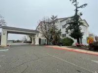 하베스트 인, 딕슨/ UC 데이비스 UC 데이비스 아버리텀 티칭 너어서리 주변 호텔