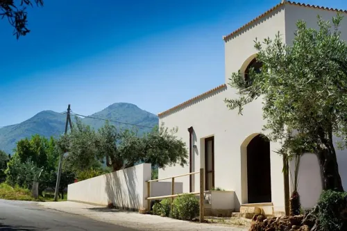 Al Cantuccio Hotels in Castelluzzo
