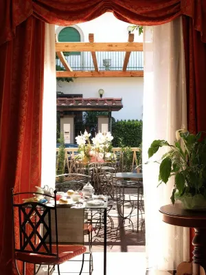 Petit Chateau - Homestays