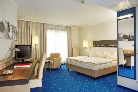 H4 Hamburg-Bergedorf Отели рядом с достопримечательностью «Billtalstadion»