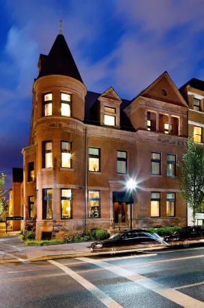 The Ivy Hotel Отели рядом с достопримечательностью «Американ Виженари Арт Музеум»