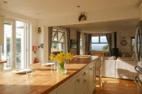 Hazelmere - Woolacombe-4 Bed-Sleeps 10-Tjshh Hotels in Woolacombe