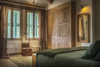 Le Lanternon Hoteles cerca de Ernest Cognacq Museum