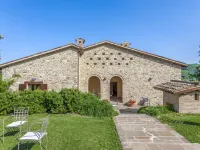 Beautiful Villa in Belforte All Isauro with Swimming Pool