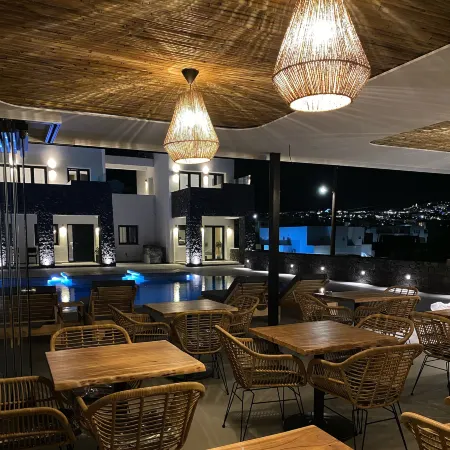Onyx Hotel & Suites