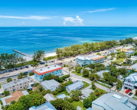 風景旅館-距離海灘僅一分鐘的步行路程-擁有私人院子-無鑰匙鎖 佈雷登頓海灘酒店