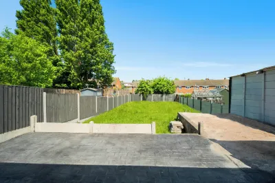 Family/Contractors 3 Bed House/Parking/Sleeps 7 Hotels in 
