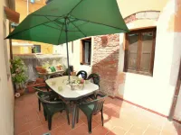 Lucca Central Garden Cottage - Bungalows