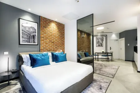 Old Town Snail Design Apartments Отели рядом с достопримечательностью «Здание банка CEC»