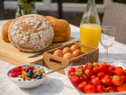 坐落在高爾夫球場上帶桑拿的漂亮房子