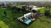 Pondok Tetebatu Cottage and Cafe Hotels near Air Terjun Sesere