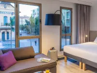 Novotel Suites Malaga Centro Hotels near Faro del Parque Huelín