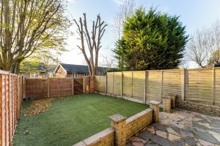 Purley House-Sleeps 8-Near Gatwick-Games Room Отели рядом со станцией West Croydon