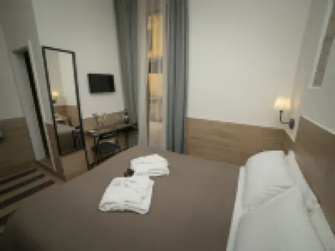 Ideal City Walk Hotels in Naples