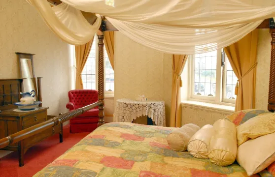 米奇波爾基科羅伊特酒店