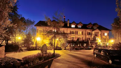 希隆斯克地區謝米亞諾維采瓦坎扎鑽石酒店 酒店